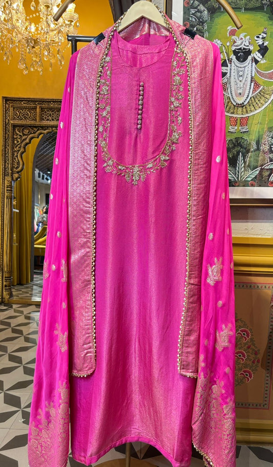 Nayab Jahan Suit (Magenta)