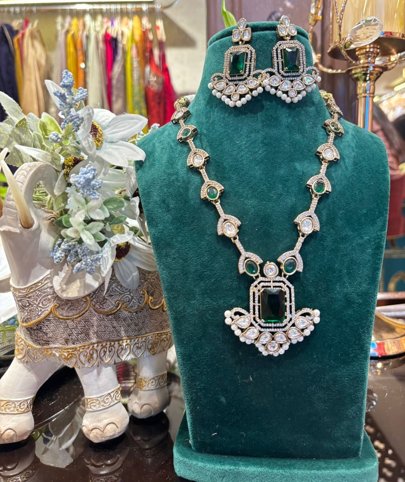 Rajnidhi Kundan Necklace Set
