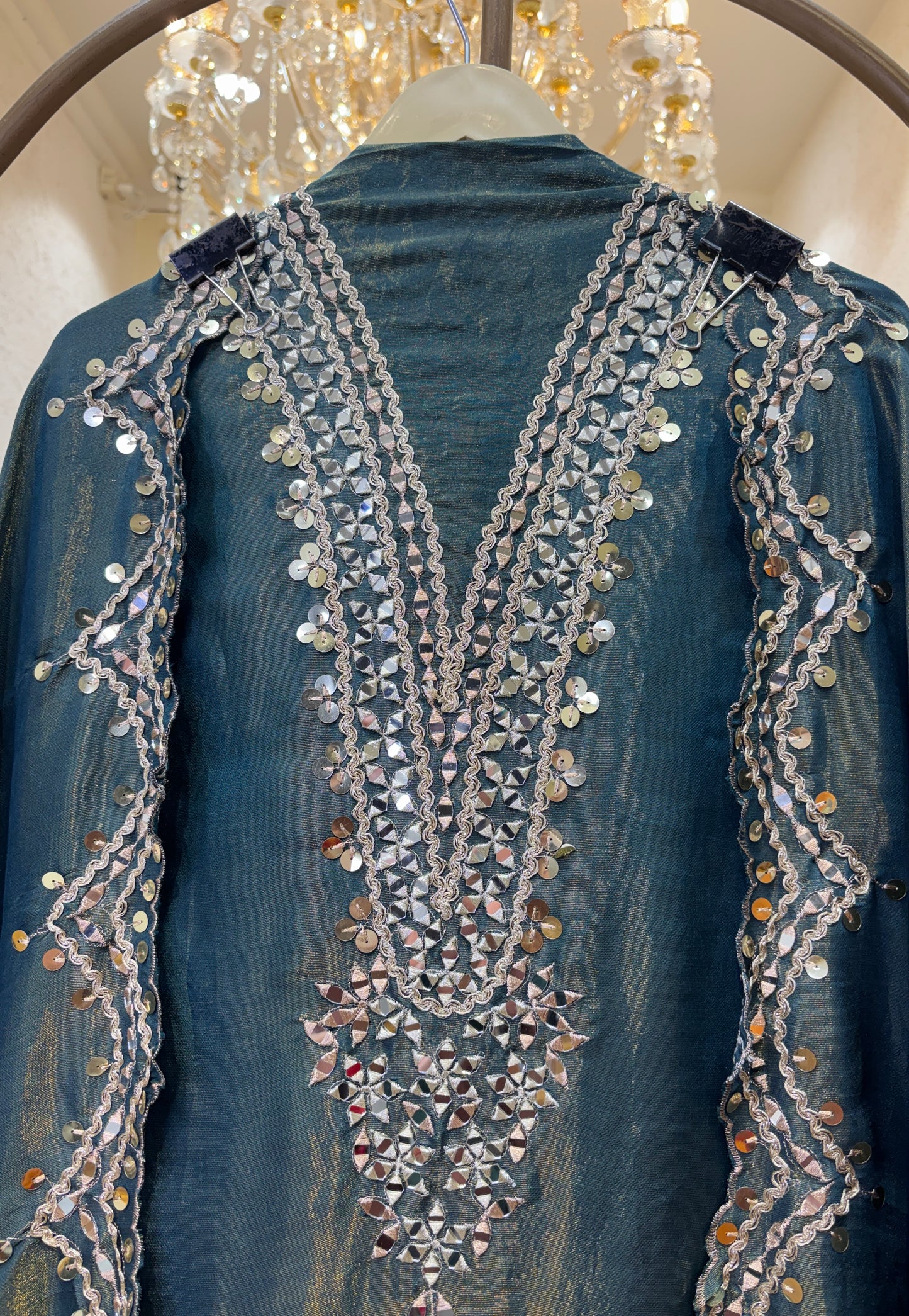 Sheesh Éclat Suit