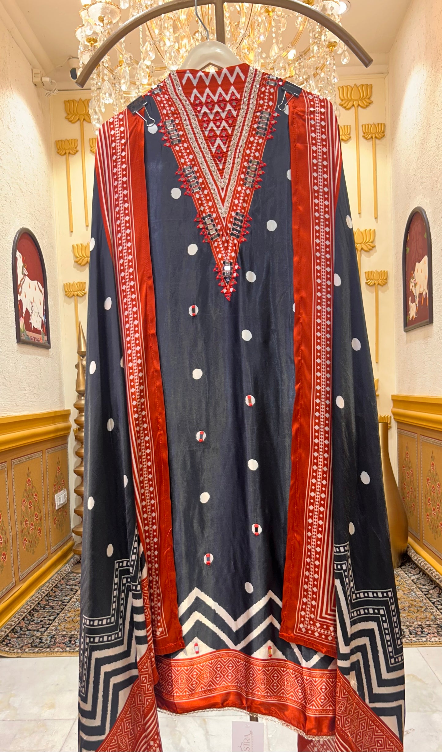 Naeyra Gajji Suit