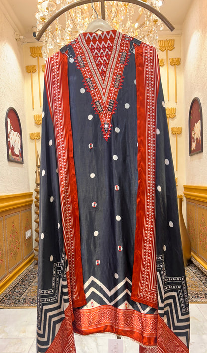 Naeyra Gajji Suit