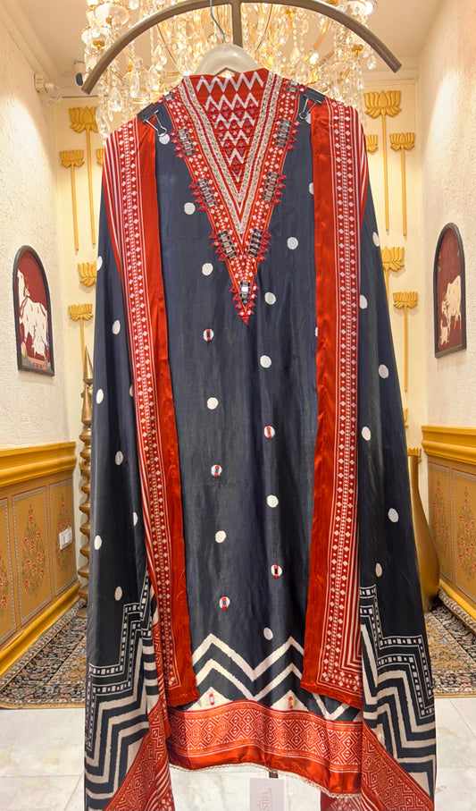 Naeyra Gajji Suit