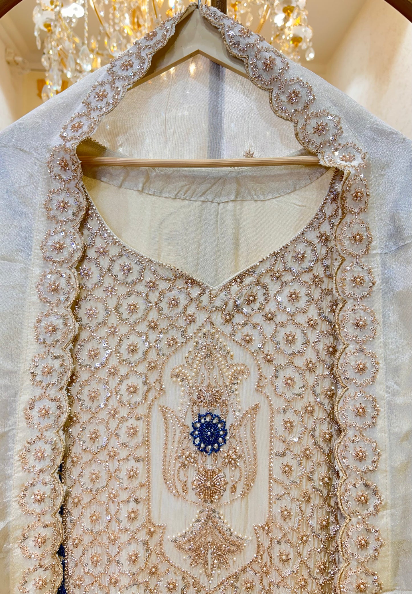 Vihana Cutdana Silk Suit