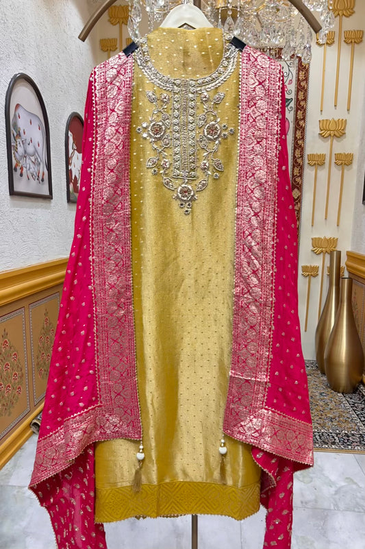 Afsara Banarasi Élan Suit (Mustard)