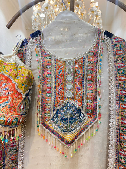Meher Aaina Suit