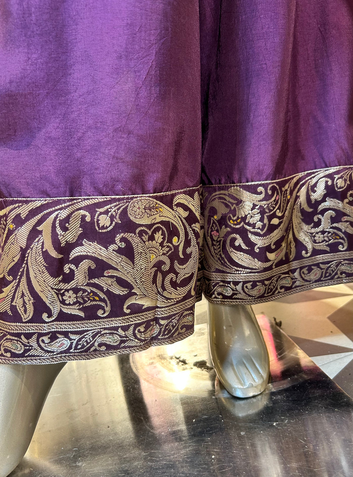 Rajvaara Élite Anarkali Set