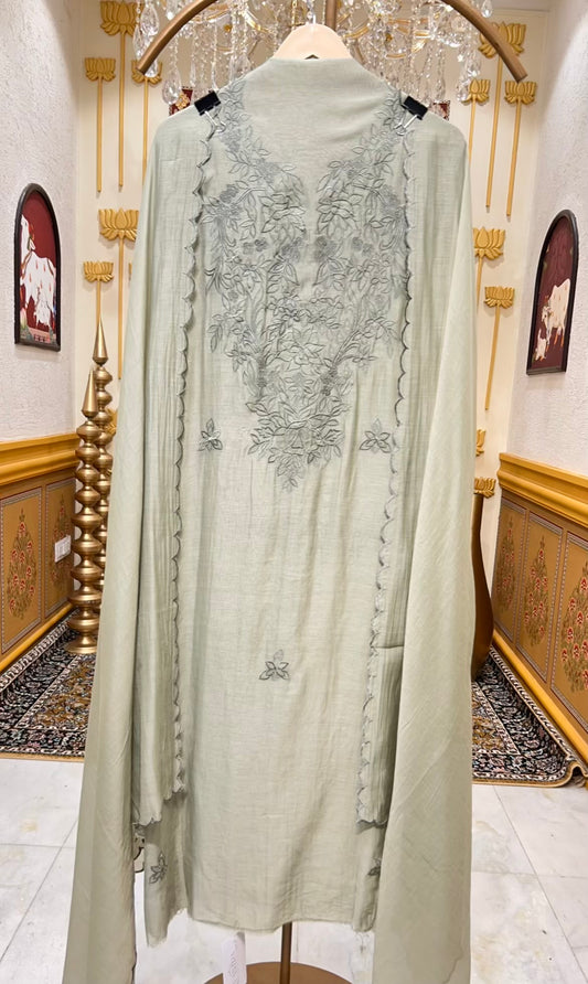 Ishara Mul Naqsh Suit (Pista Green)