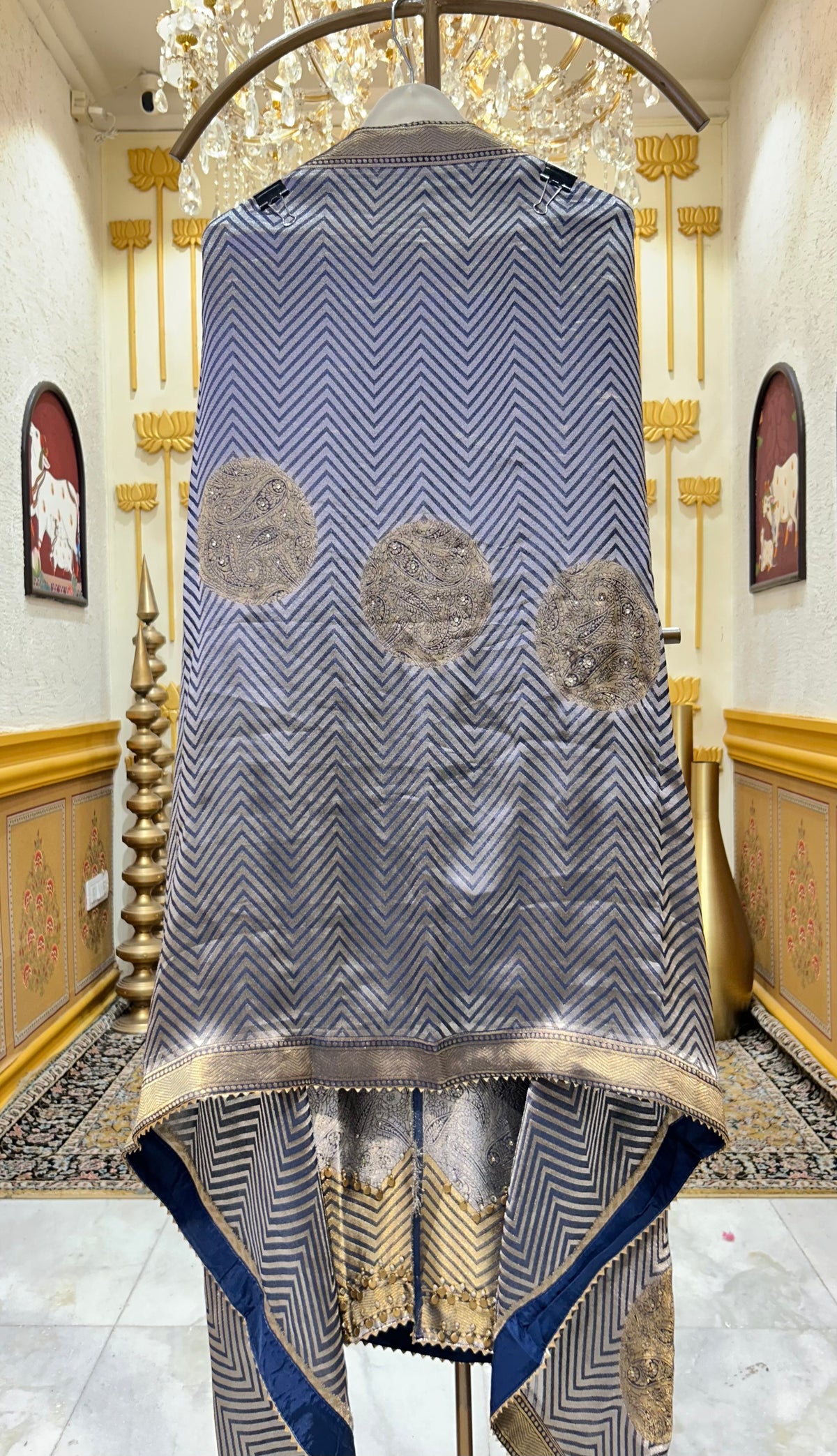 Vaibhavya Banarasi Suit