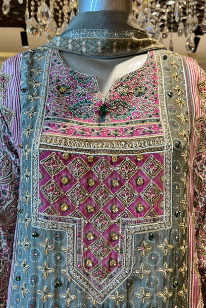 Zivanya Pakistani Suit
