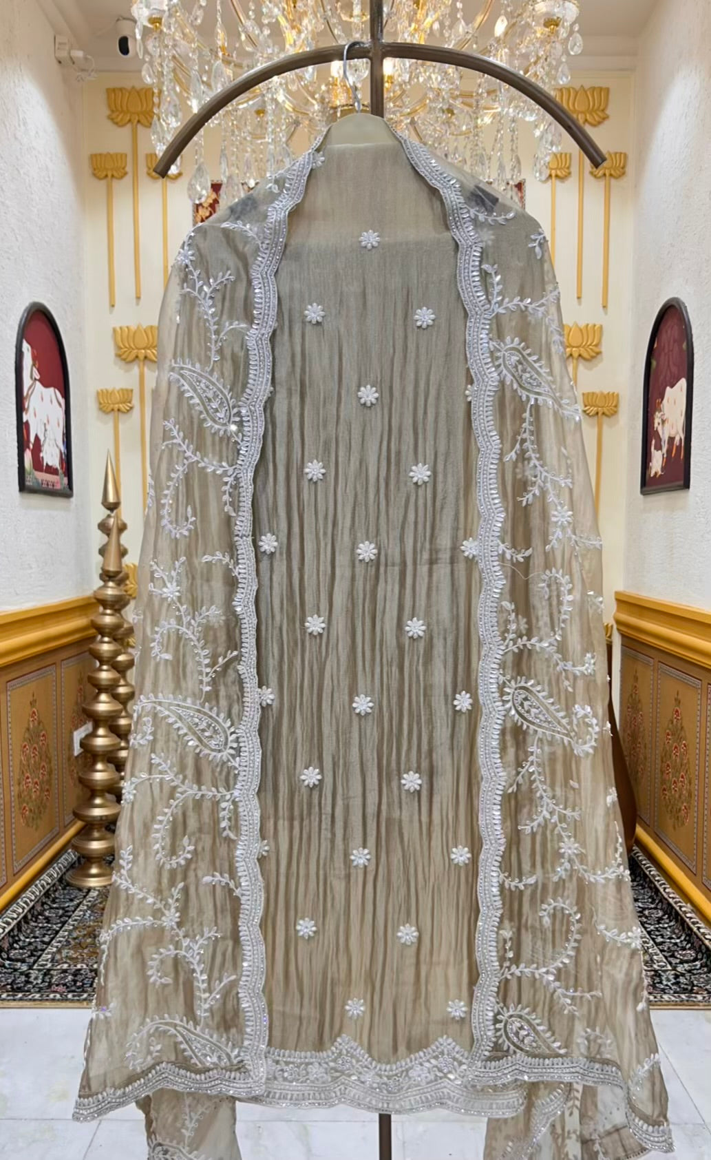 Naayra Karigari Élan Suit (Beige)