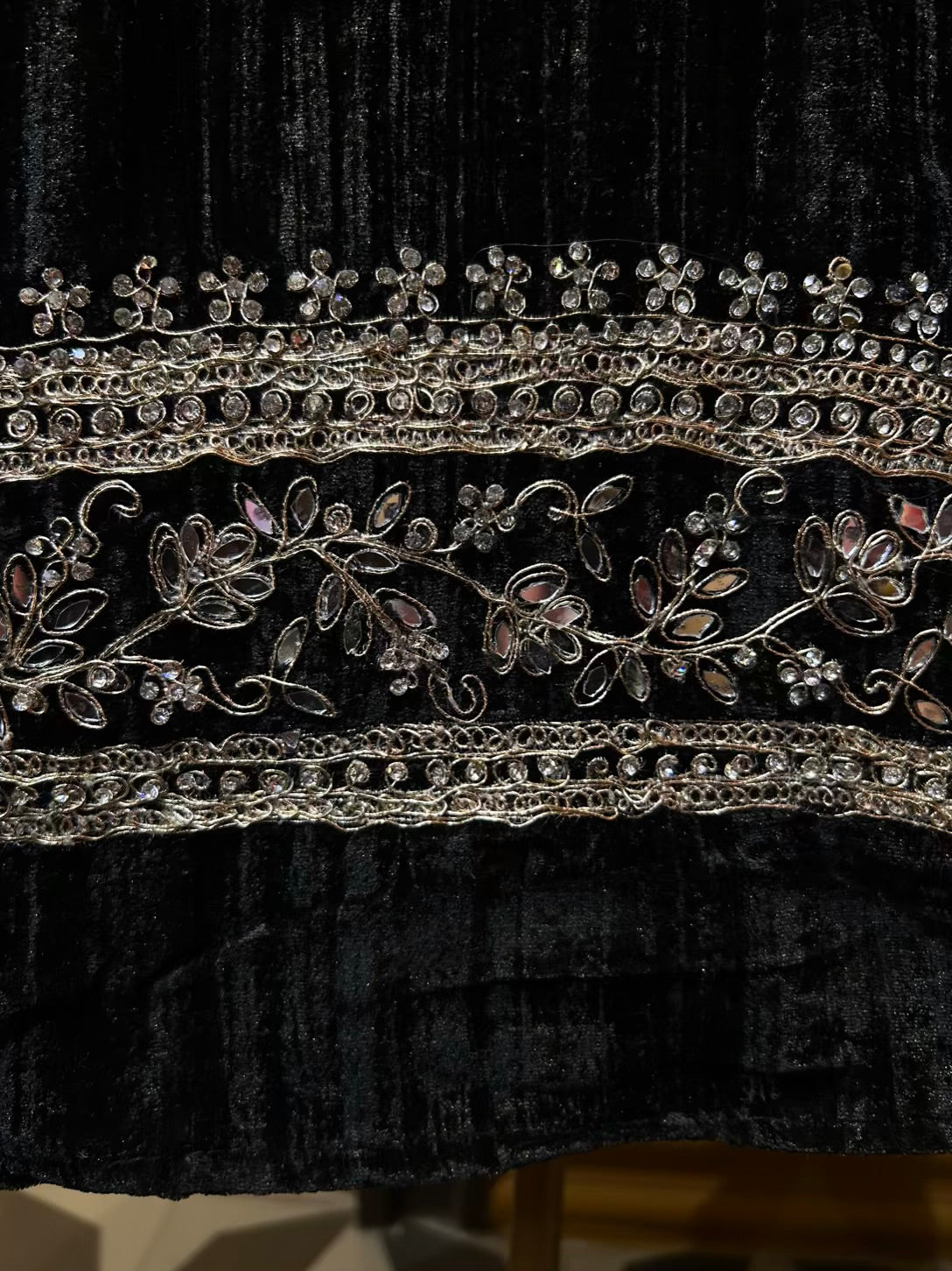 Mehrazar Velvet Suit (Black)