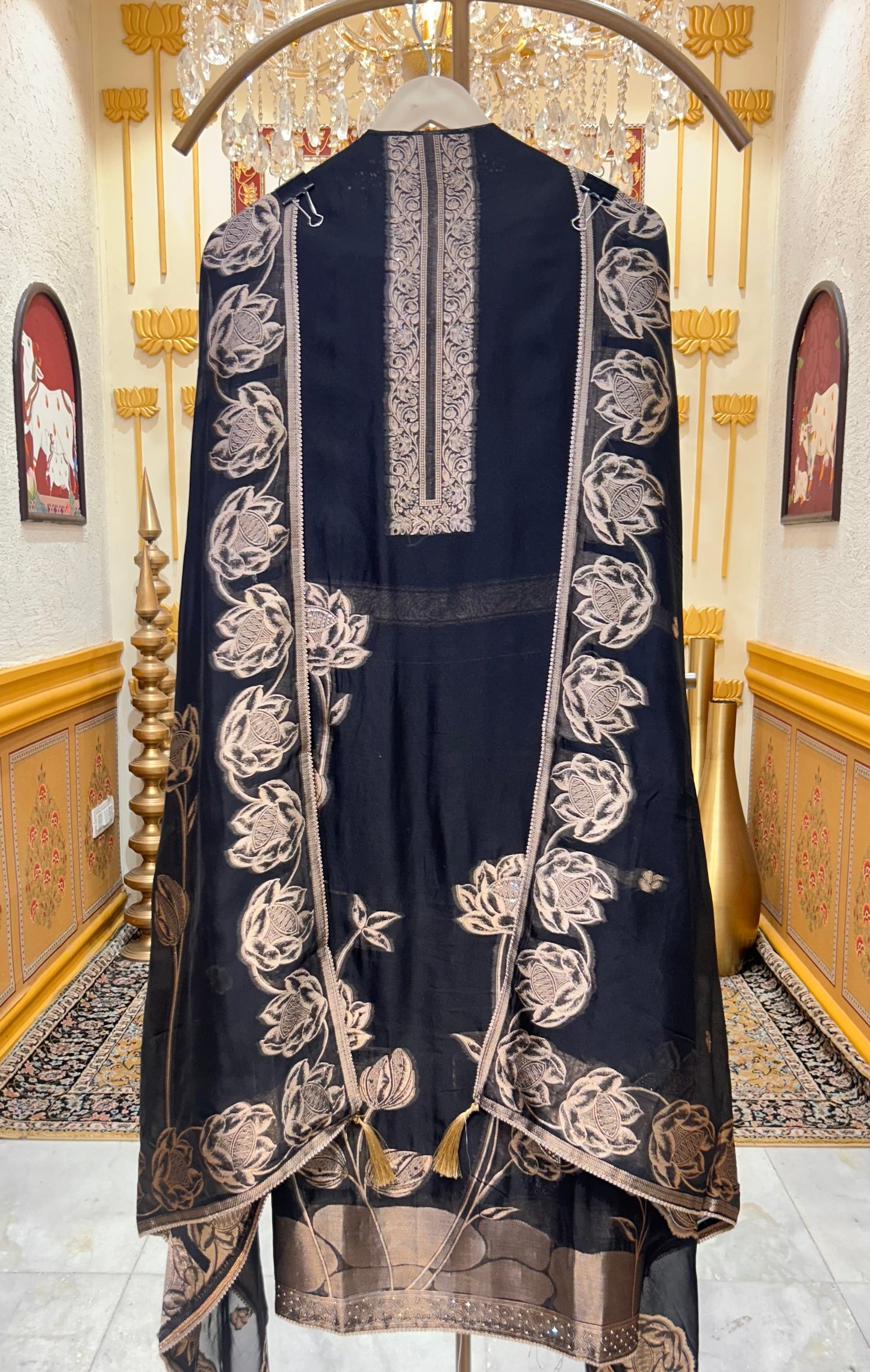 Gauhar Kashi Suit