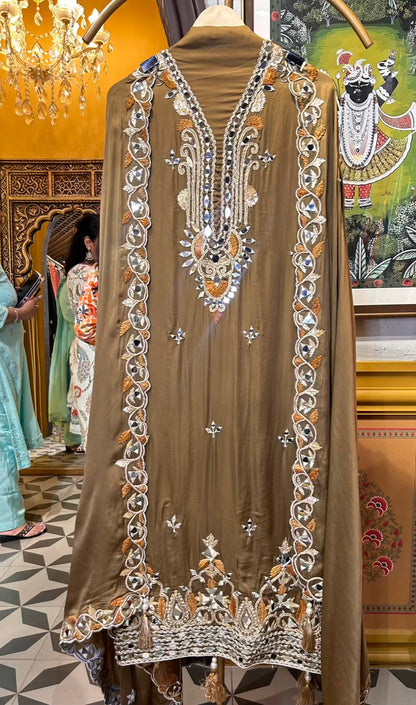 Noor-é-Gulshan (Brown)