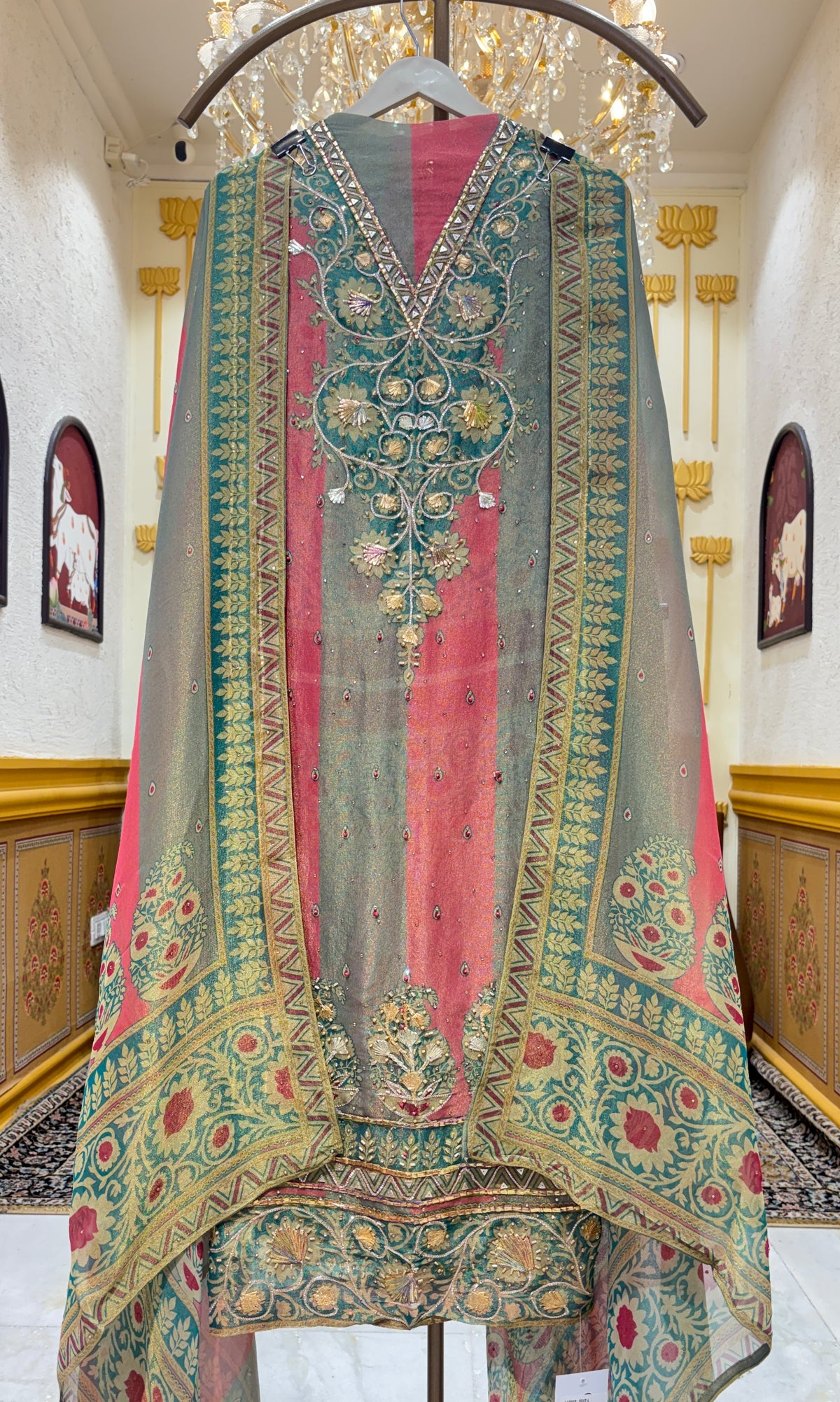 Kairavi Organza Suit