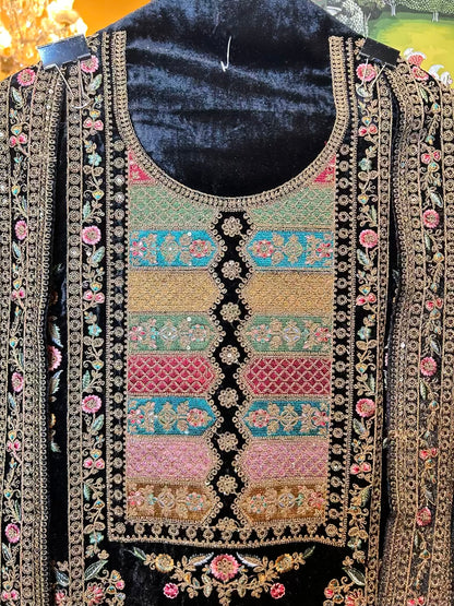 Ferozara Velvet Suit (Black)