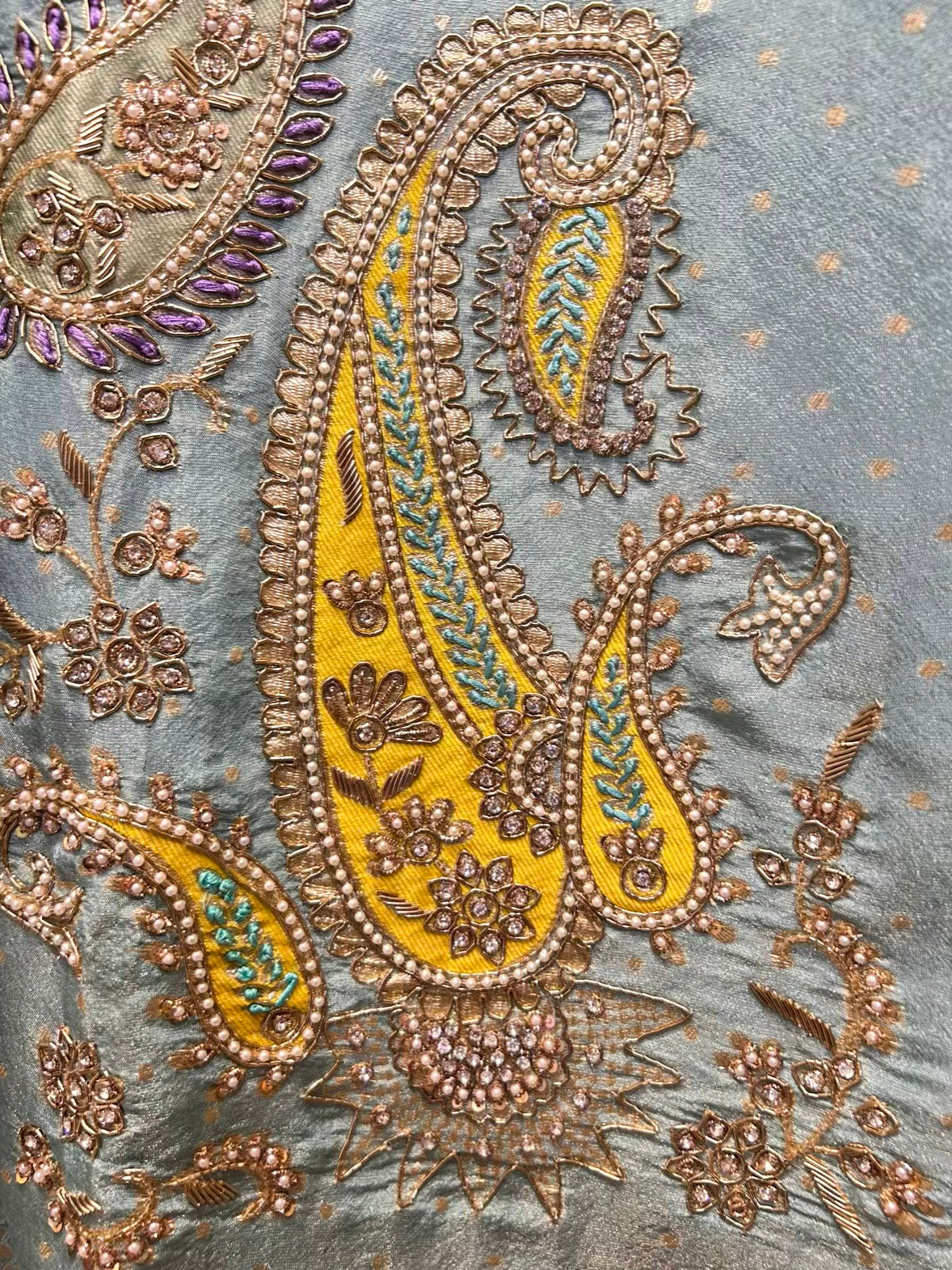 Zarqa-e-Husn (Blue)