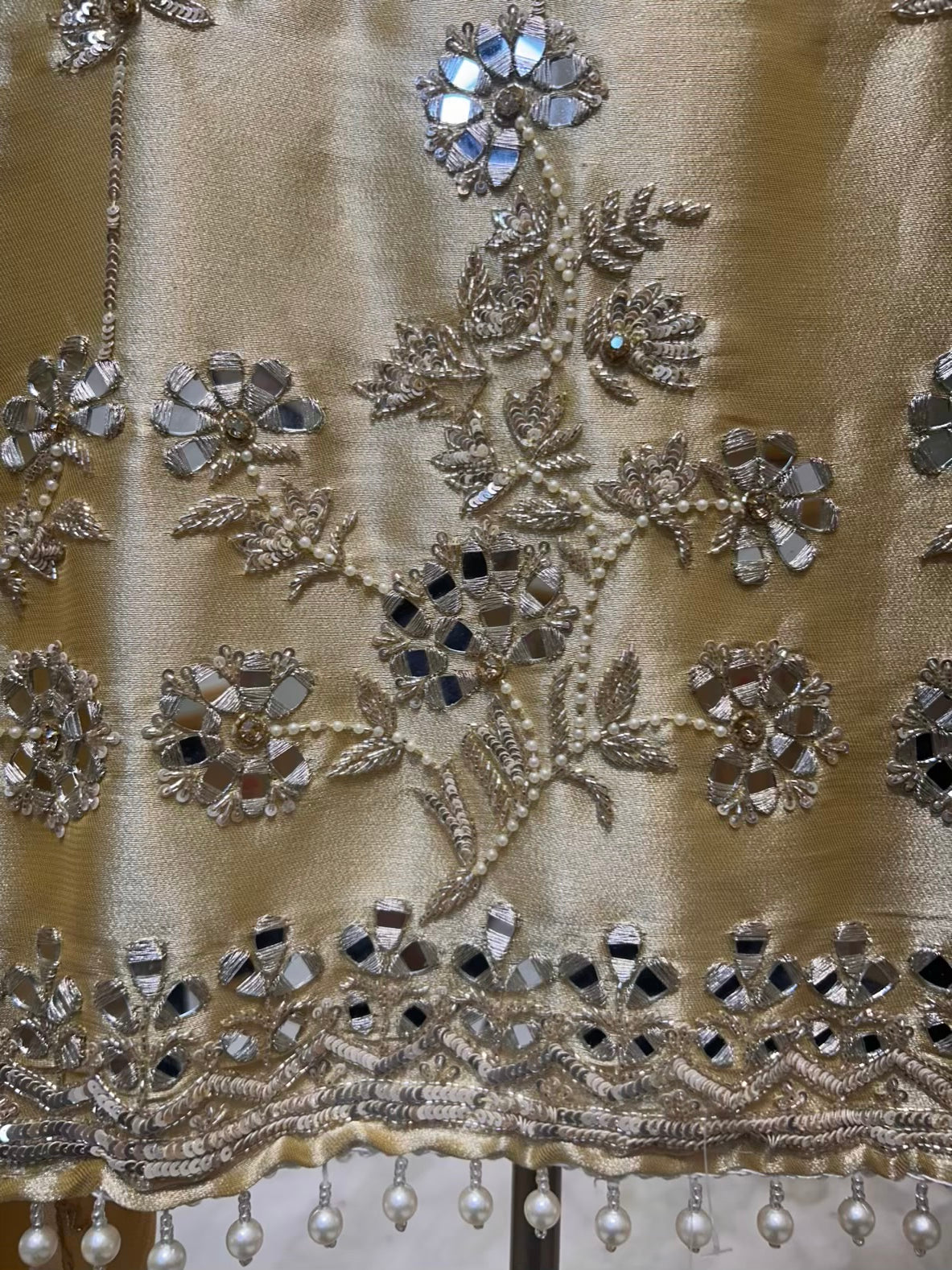 Zehraani Sequin Naqsh Suit (Yellow)