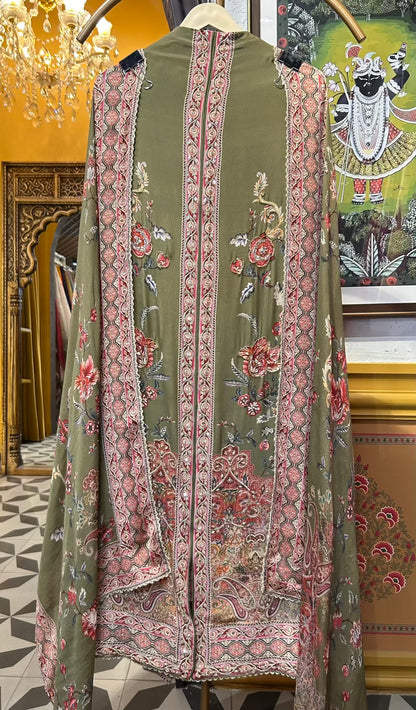 Nayesha Crepe Suit (Green)