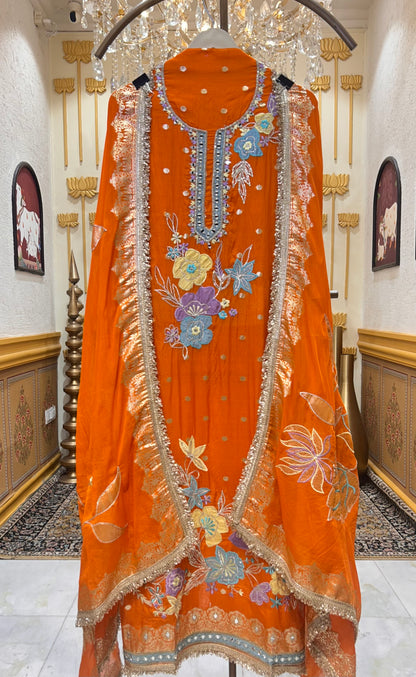 Aaina Gulnaar Suit
