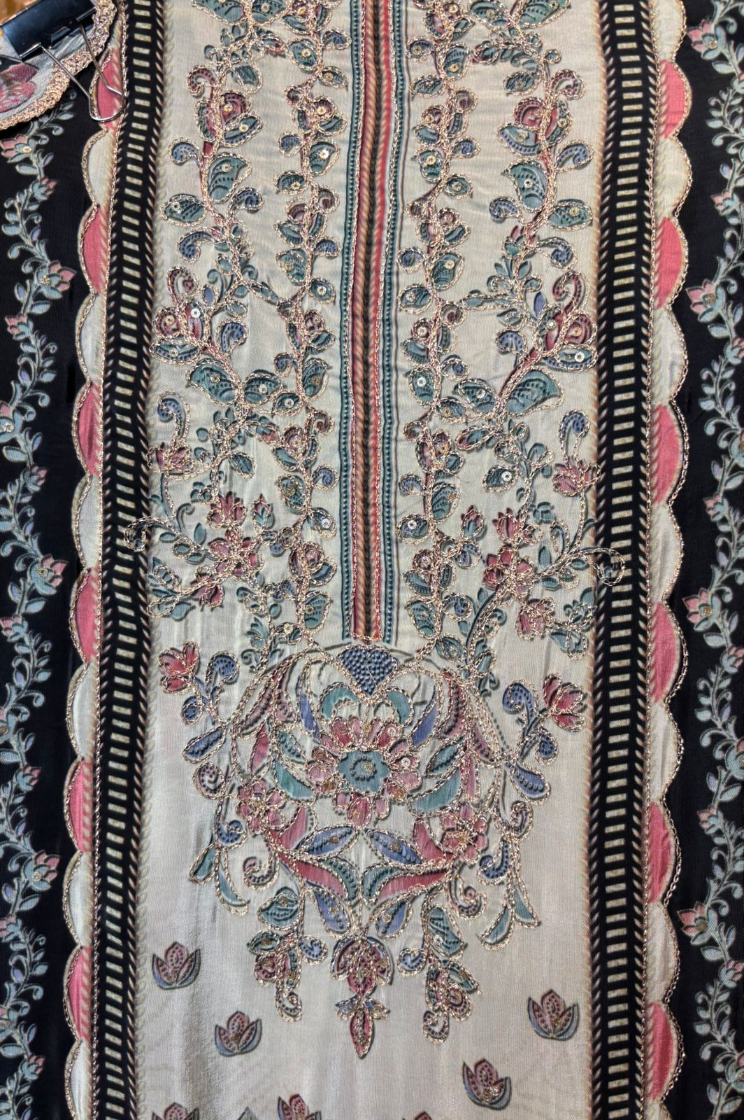 Afsara Crêpe Suit (Black)