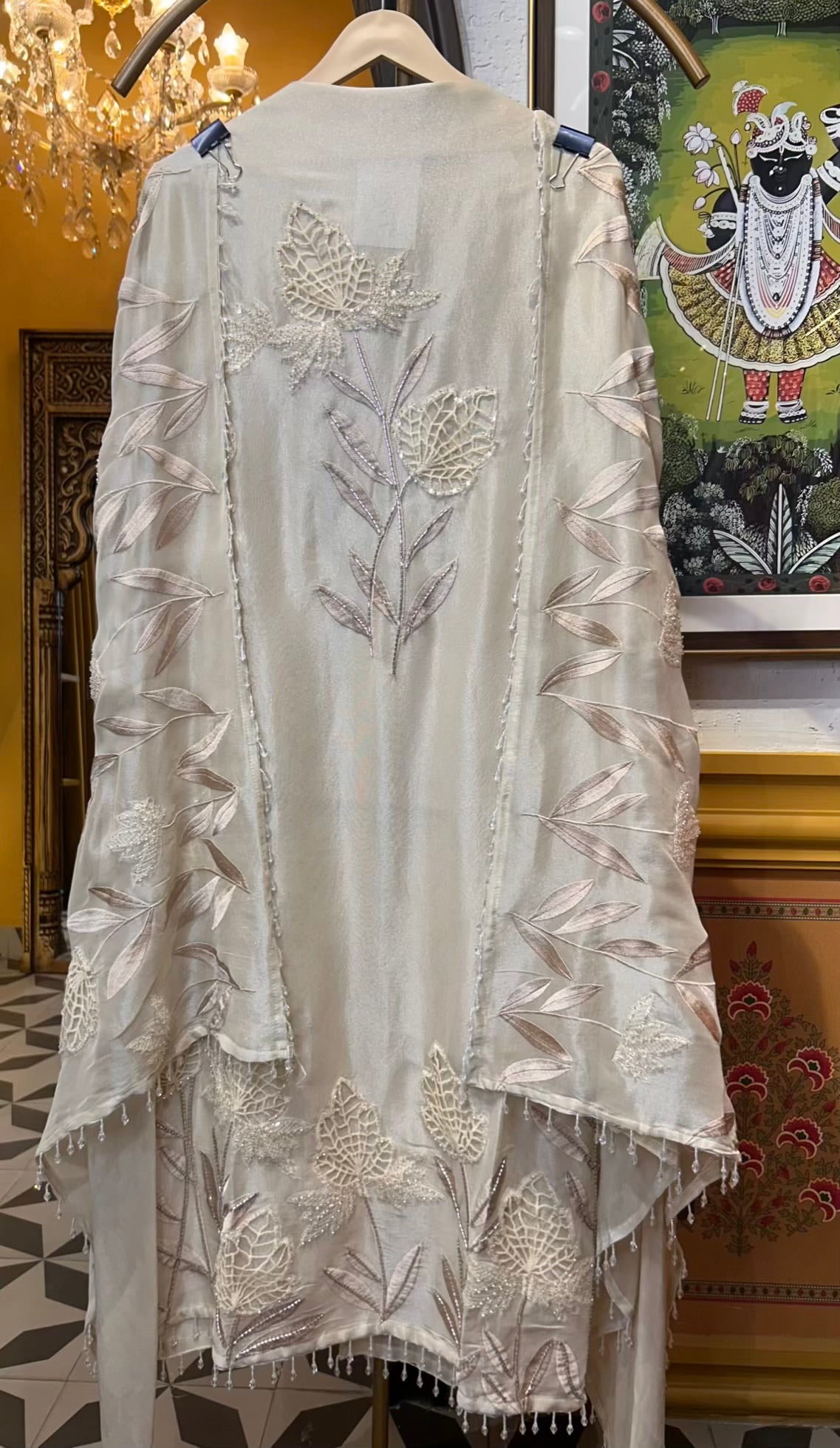 Zarina-é-Noor (Ivory)