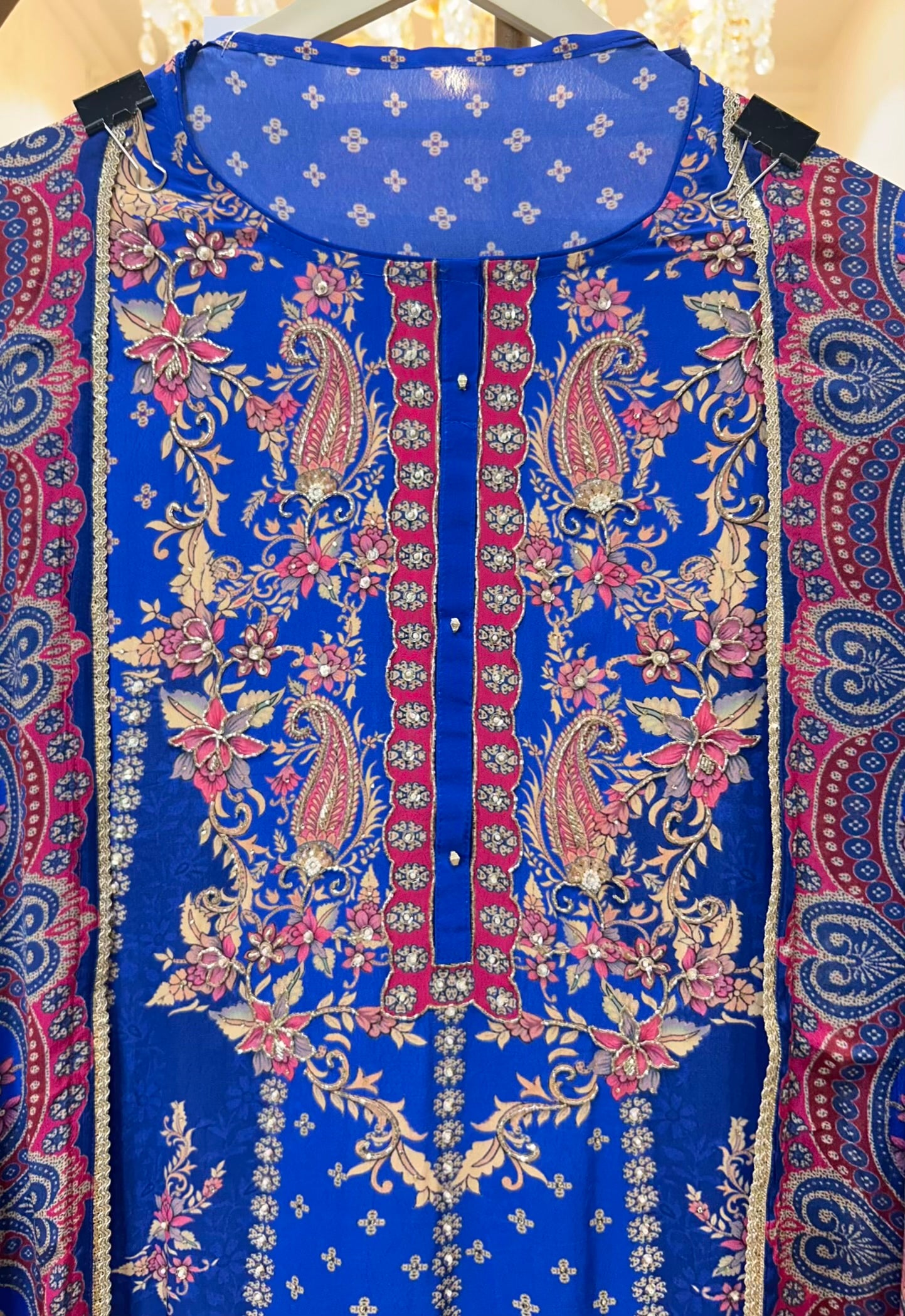 Avnira Crepe Suit (Blue)