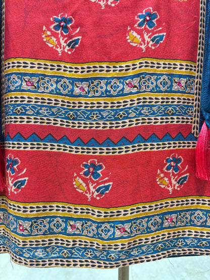 Zarmeen Lehriya Suit