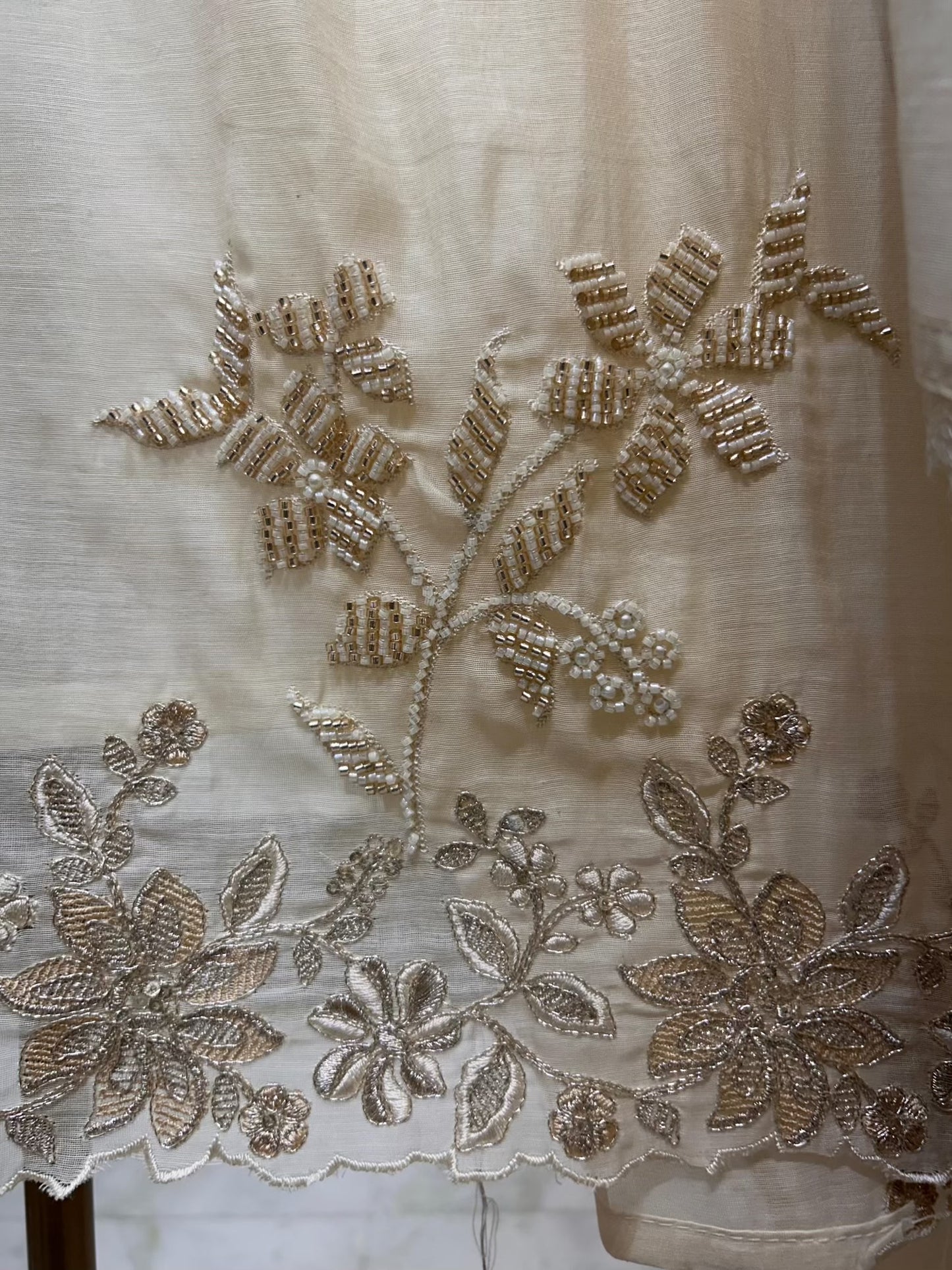 Aavira Mul Chanderi Suit (Ivory)