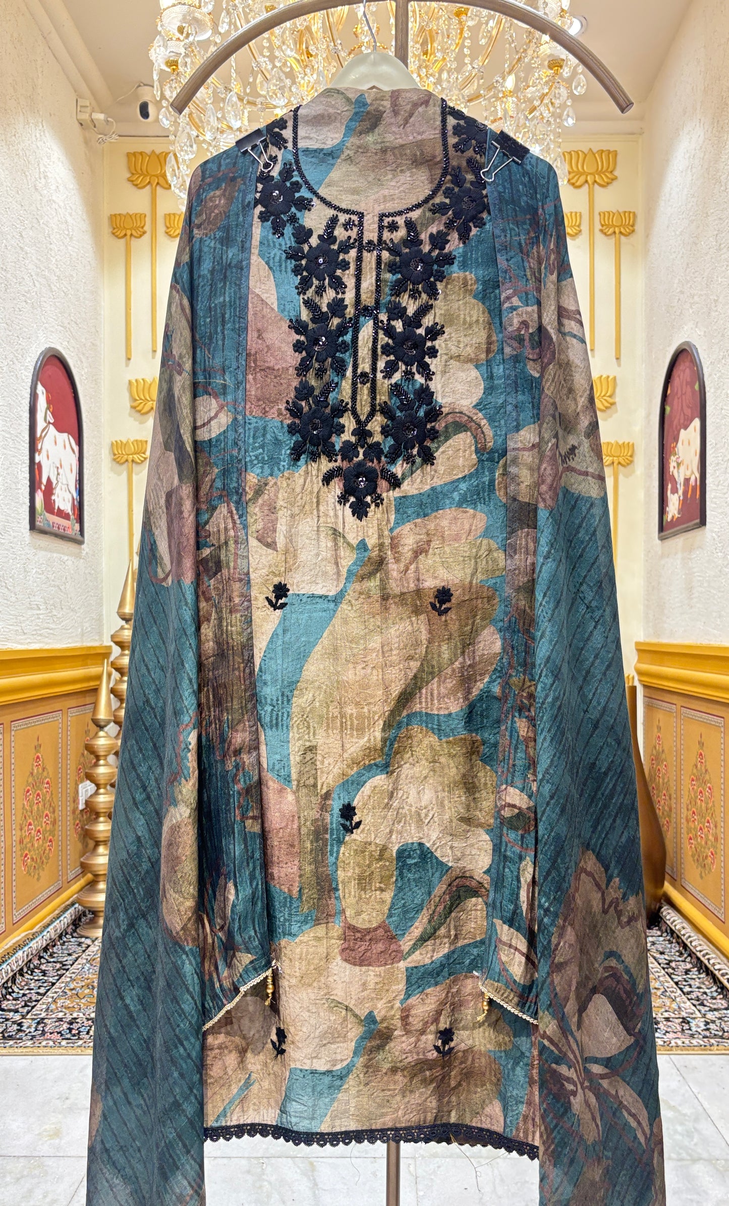 Gulnaaz Printed Muslin Suit