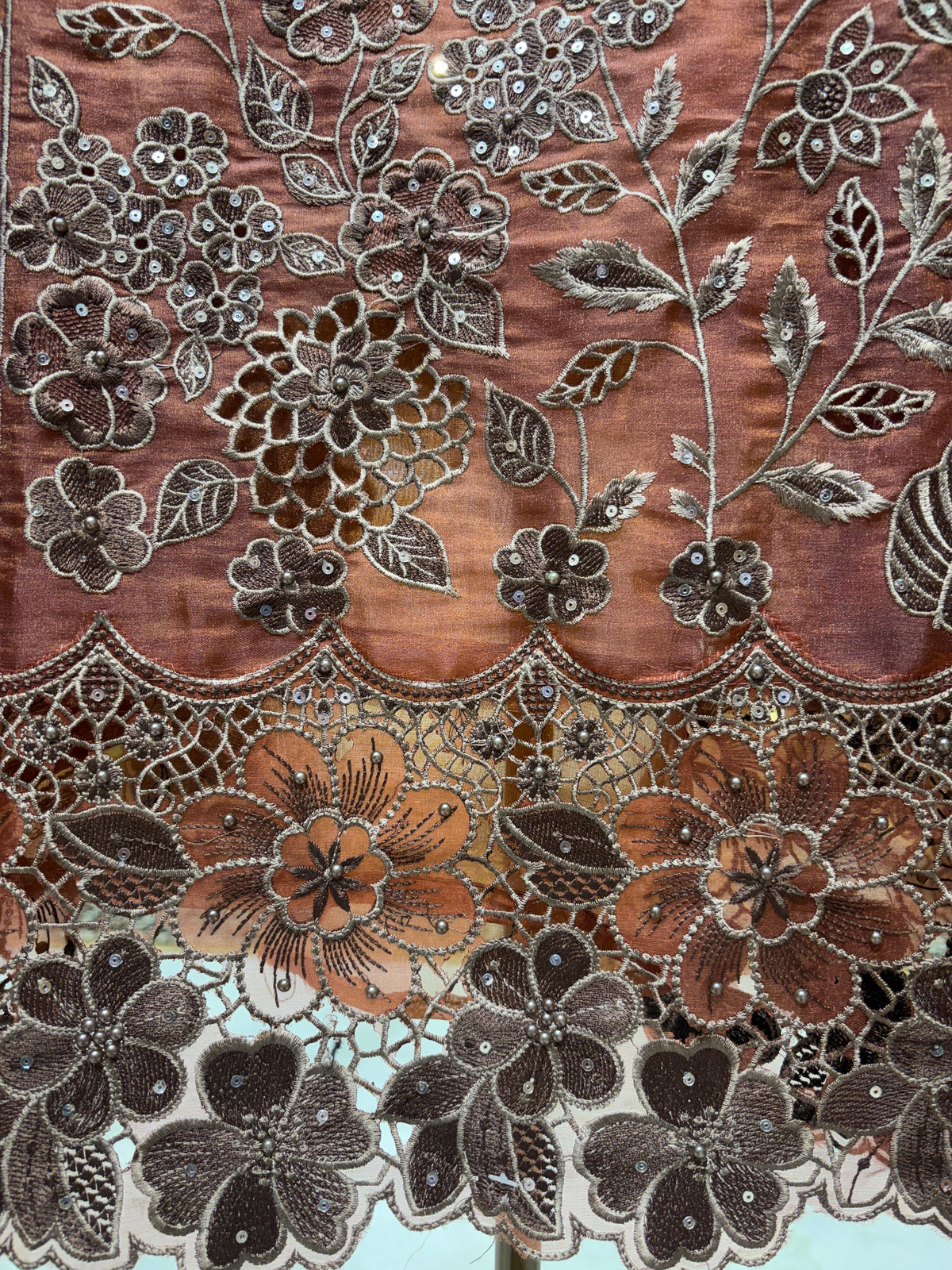 Ruhzeen Pakistani Suit