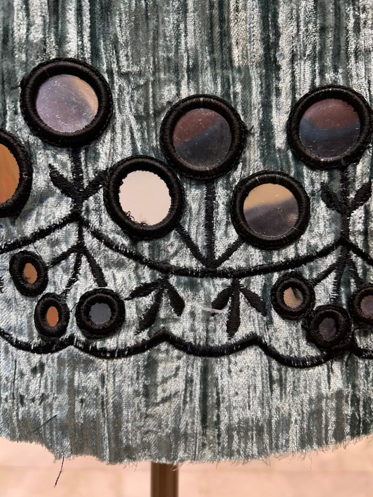 Mehrveen Crush Velvet Royale Suit (Blue)