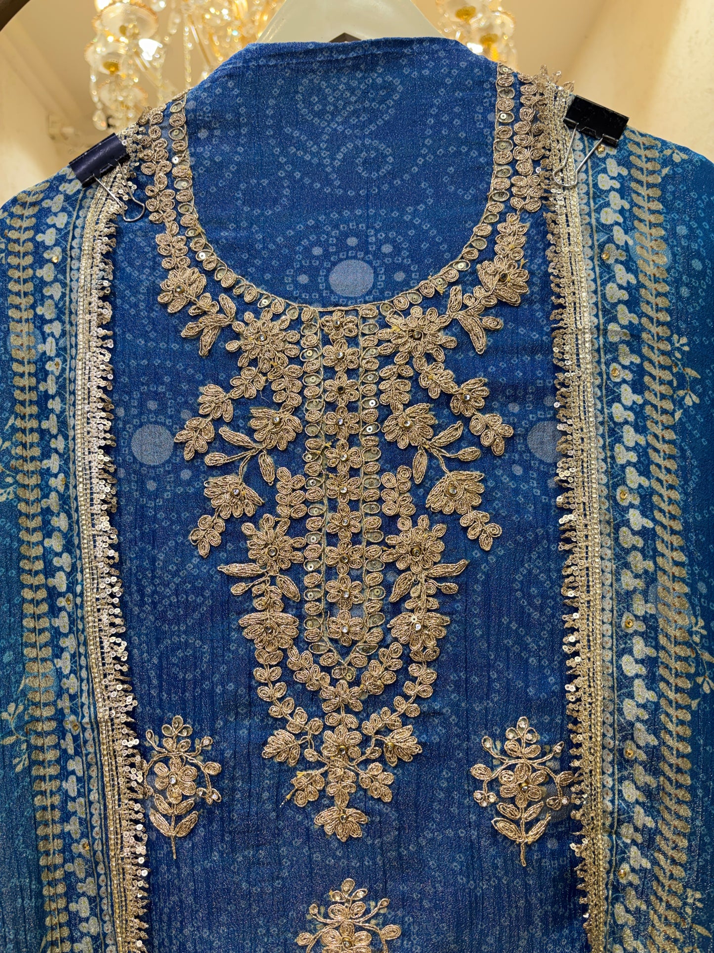 Noor Tissé Suit