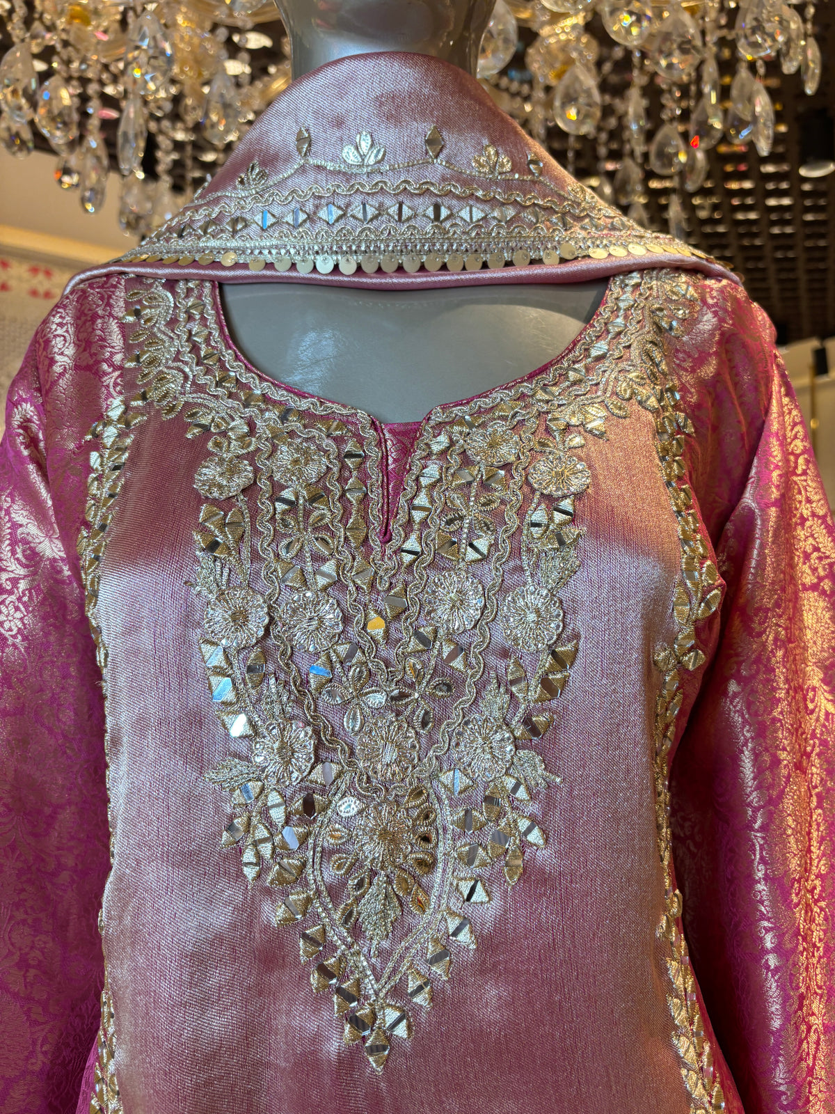 Rangsaaz Farshi Suit