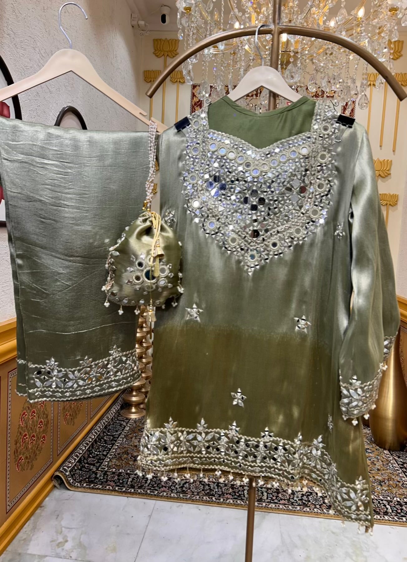 Noorza Aaina Farshi Set (Green)