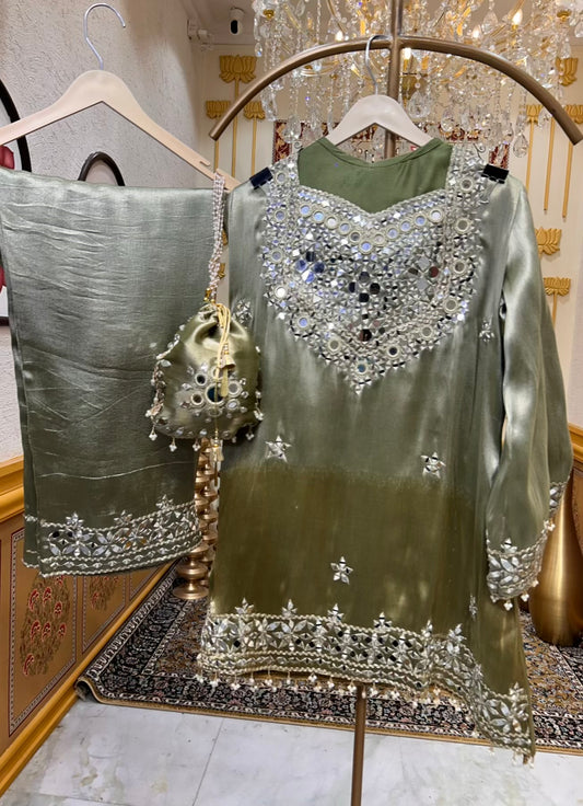 Noorza Aaina Farshi Set (Green)