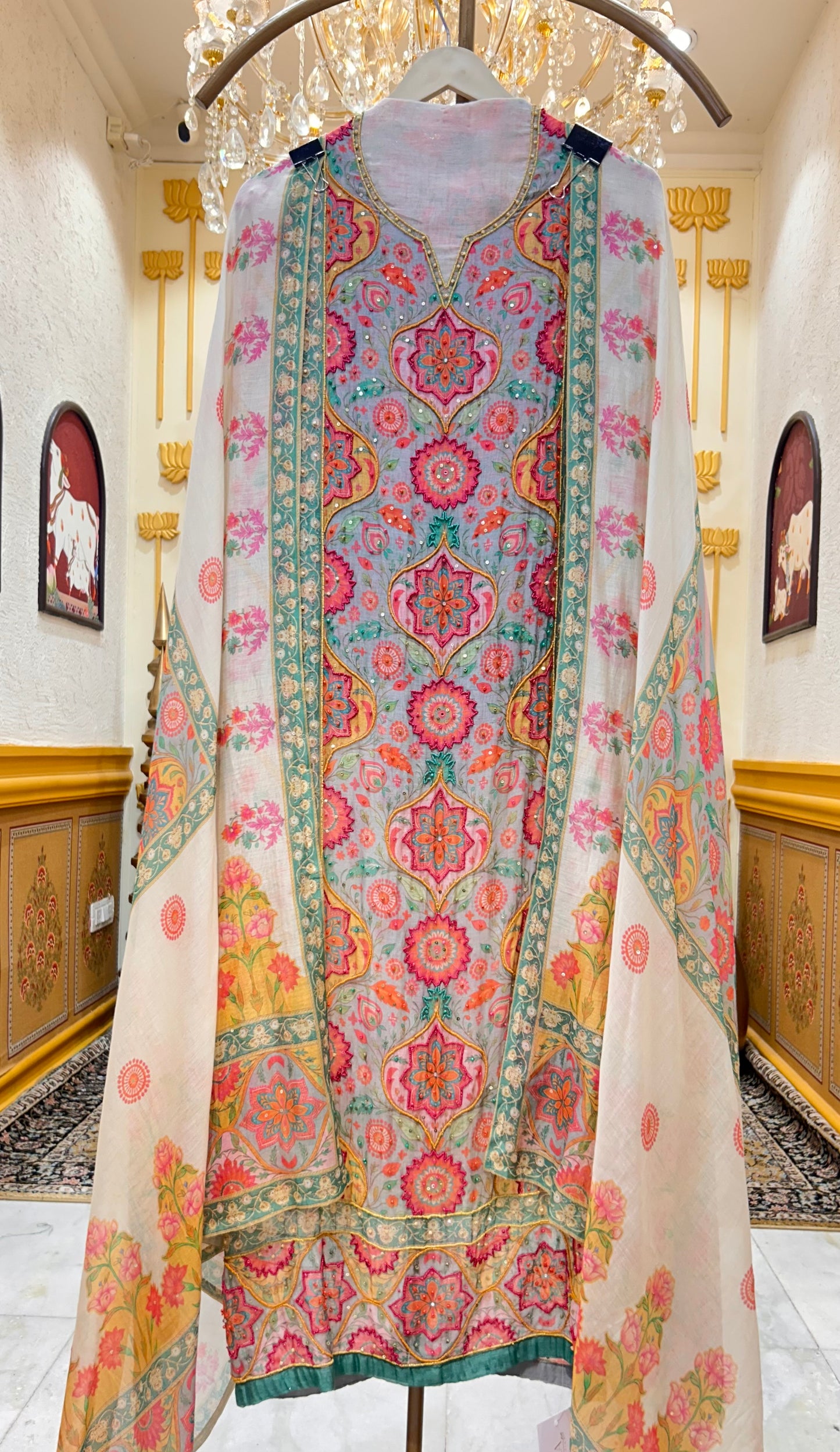 Roséva Lumière Suit