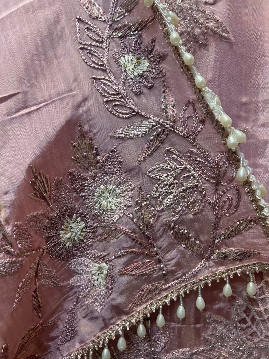 Ruhaysha-é-Noor Organza Suit (Lavender)