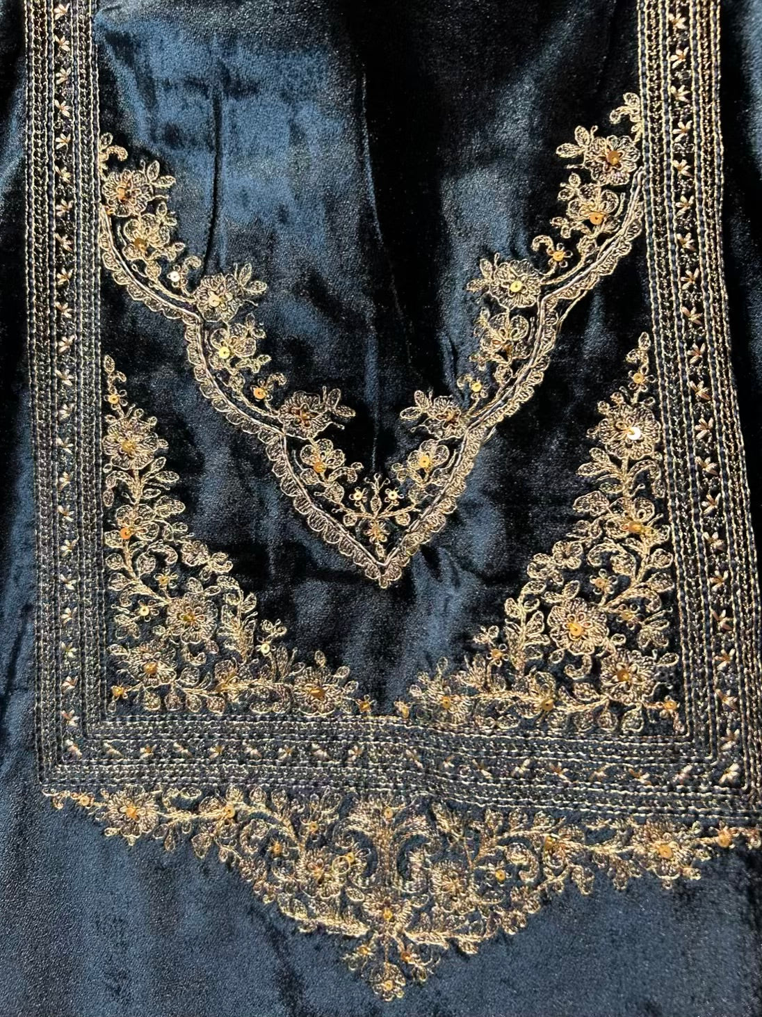 Hoorain-é-Velvet Suit (Peacock Blue)