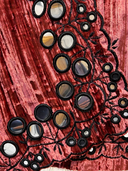 Mehrveen Crush Velvet Royale Suit (Maroon)