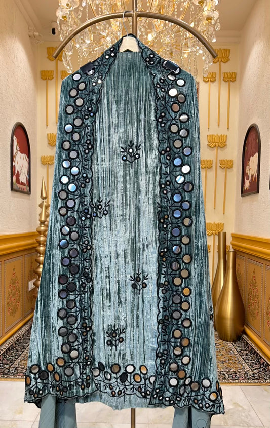 Mehrveen Crush Velvet Royale Suit (Blue)