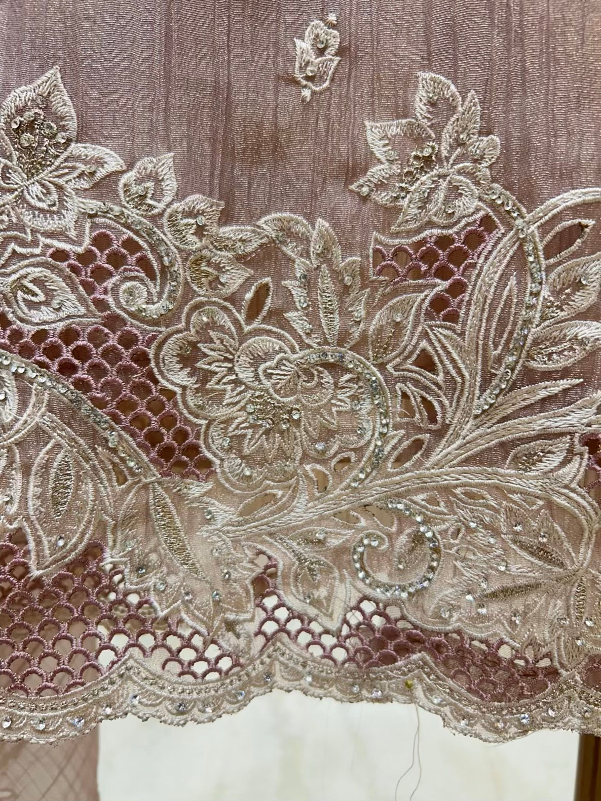 Naazira Crystal Cutwork Suit (Lavender)