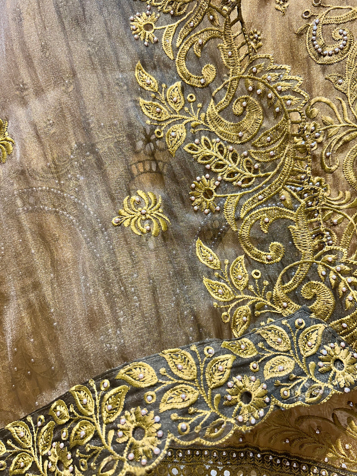 Mehvira Pakistani Suit