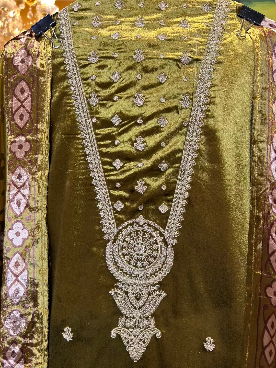 Zarveen Velvet Suit (Green)