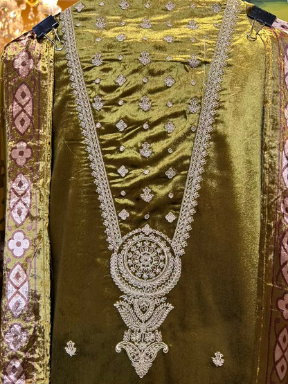 Zarveen Velvet Suit (Green)