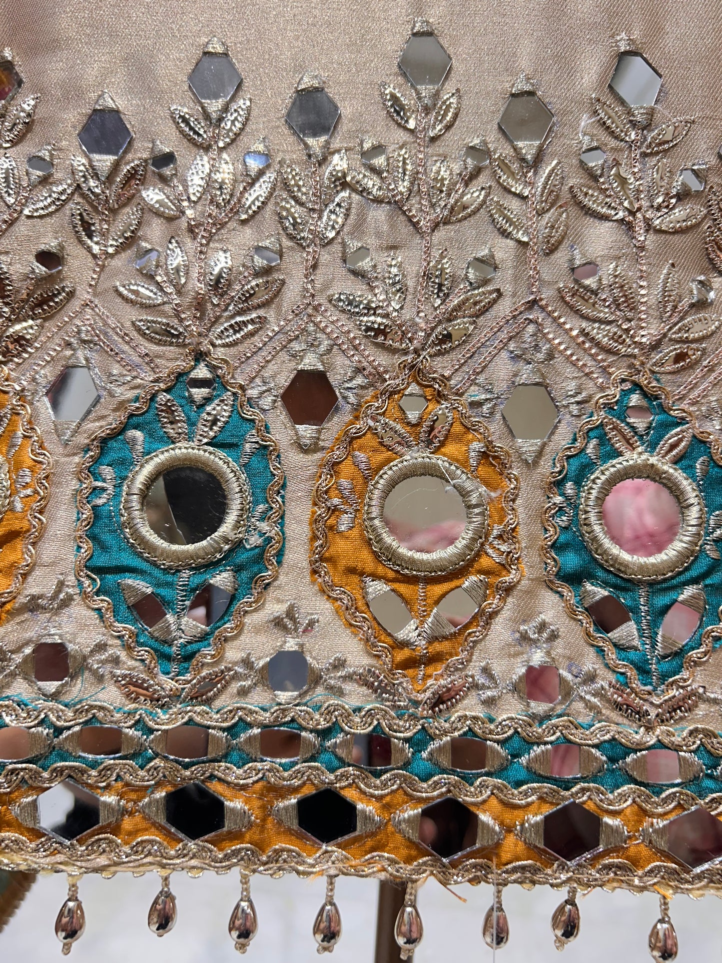 Aaina Zariya Suit