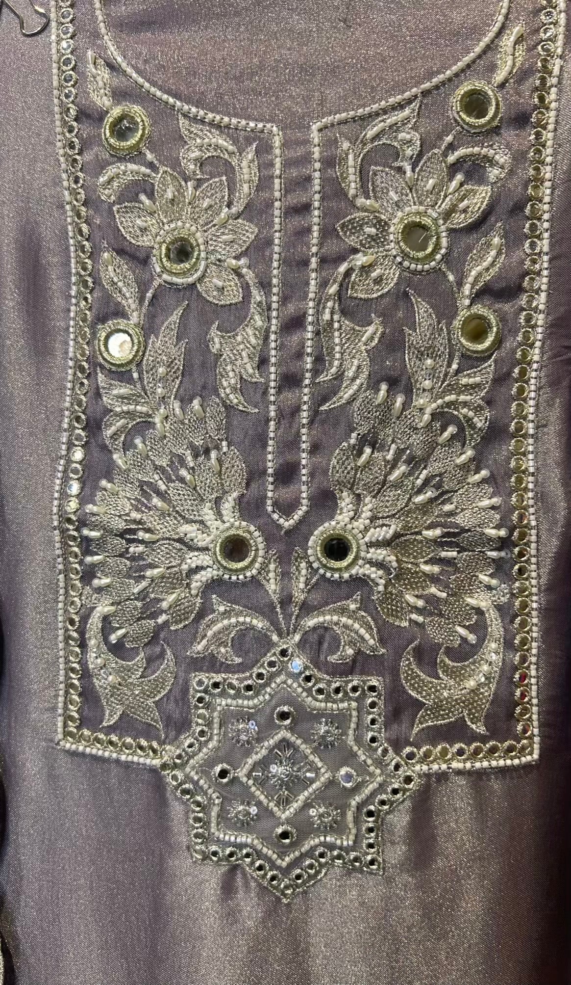 Sabeen-é-Noor (Lavender)