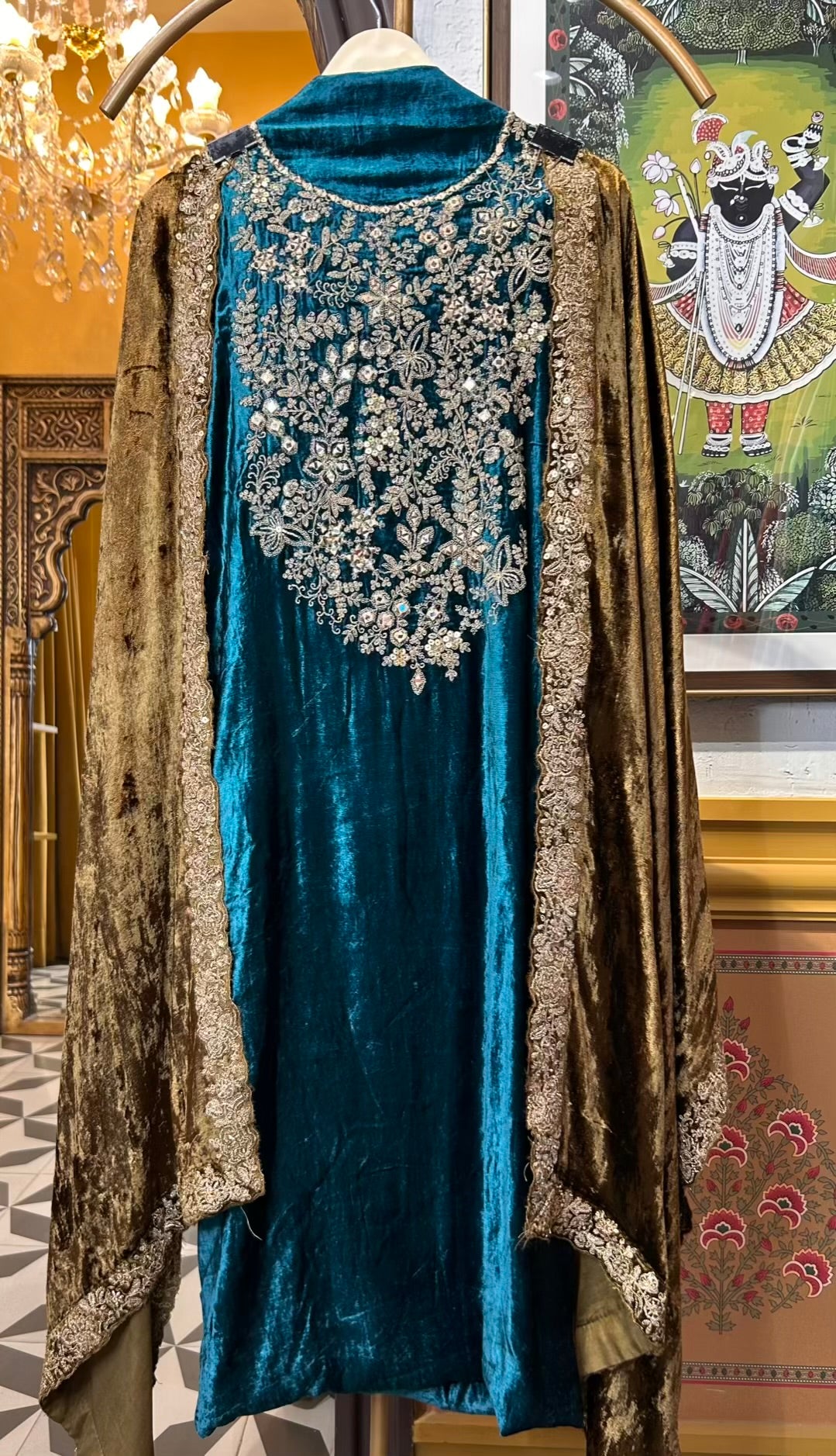 Zareefa-é-Velvet Suit (Turquoise)