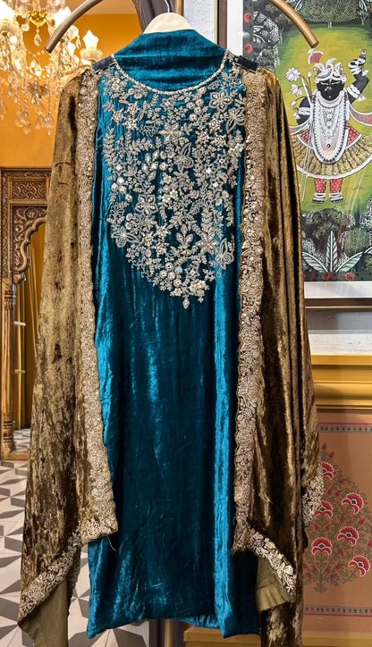 Zareefa-é-Velvet Suit (Turquoise)