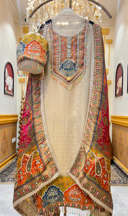 Meher Aaina Suit