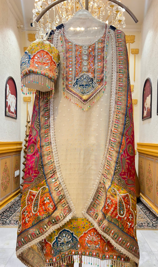 Meher Aaina Suit